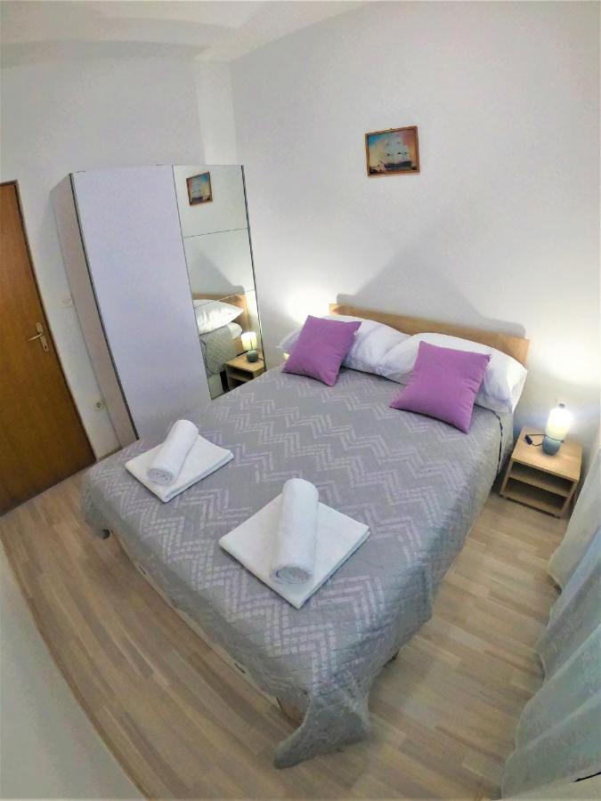 Apartman Tina Ražanac Esterno foto
